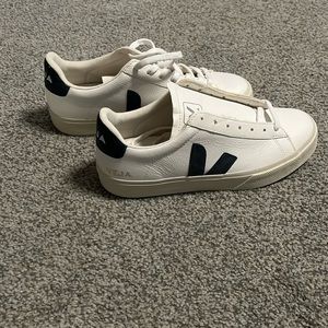 Brand New! VEJA